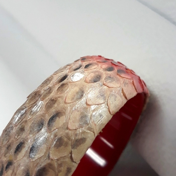 Hand Painted/ Python Snakeskin Chunky Bangle Bracelet / Pink/ Red - Picture 14 of 15